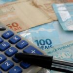 Entenda se a comprovação de renda no consórcio é obrigatória, como funciona o processo e quais documentos podem ser solicitados.