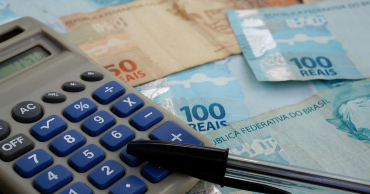 Entenda se a comprovação de renda no consórcio é obrigatória, como funciona o processo e quais documentos podem ser solicitados.